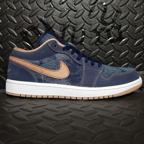 Jordan 1 Low SE Denim shoes DH1259-400 size 8.5 - Picture 1 of 7